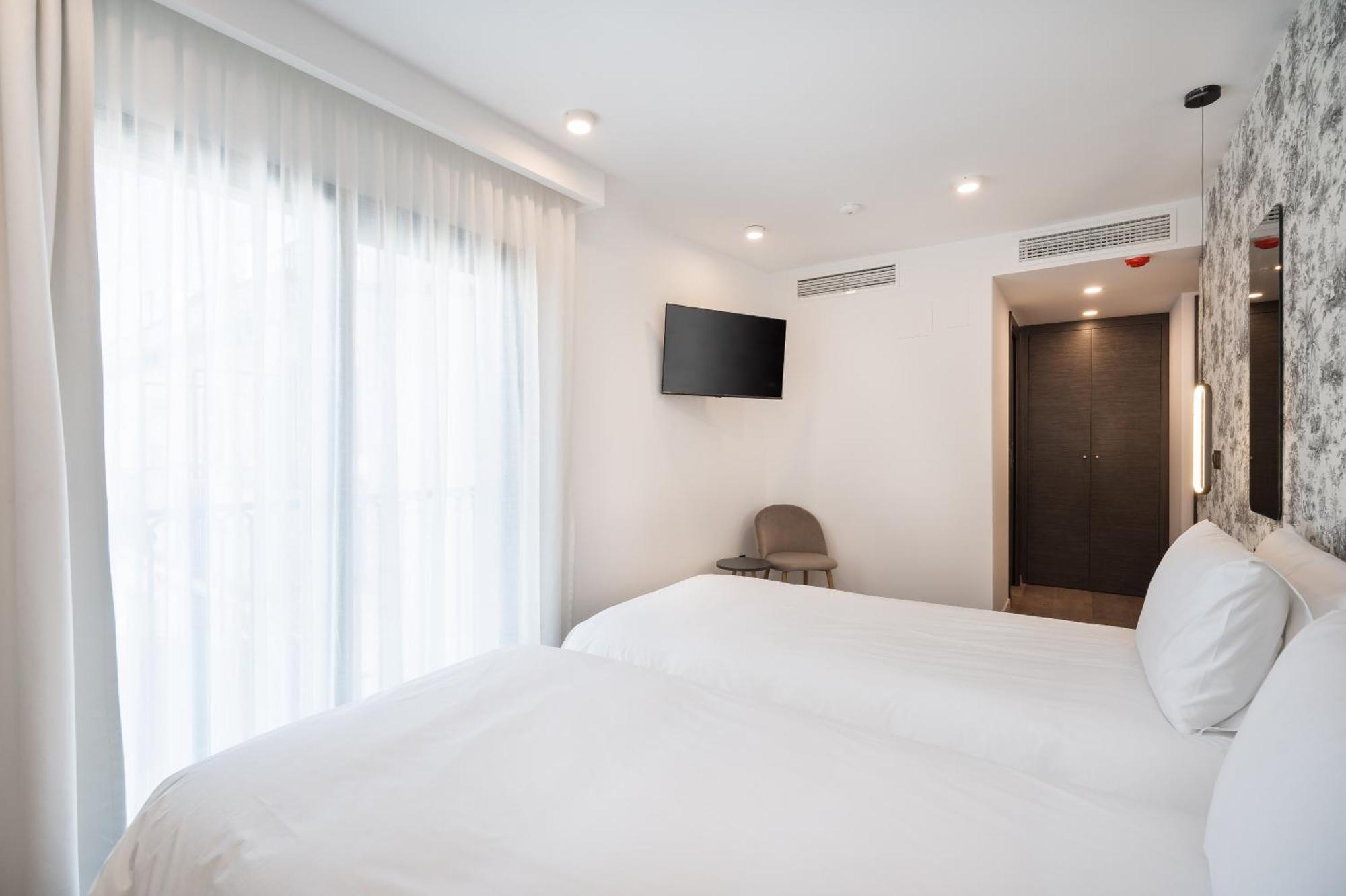 The Orange House Boutique Hotel And Upstairs Rooftop Bar Center Of La Cala De Mijas 100M From The Beach 외부 사진
