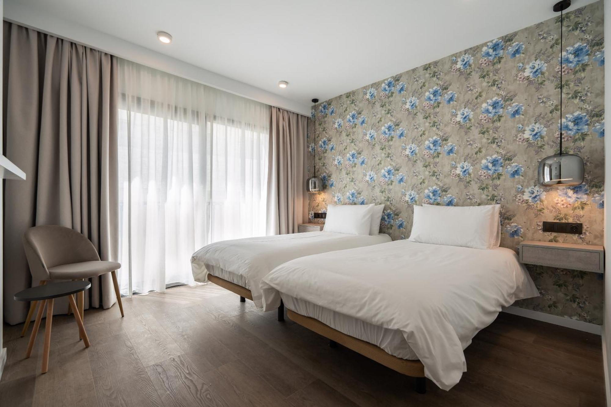 The Orange House Boutique Hotel And Upstairs Rooftop Bar Center Of La Cala De Mijas 100M From The Beach 외부 사진