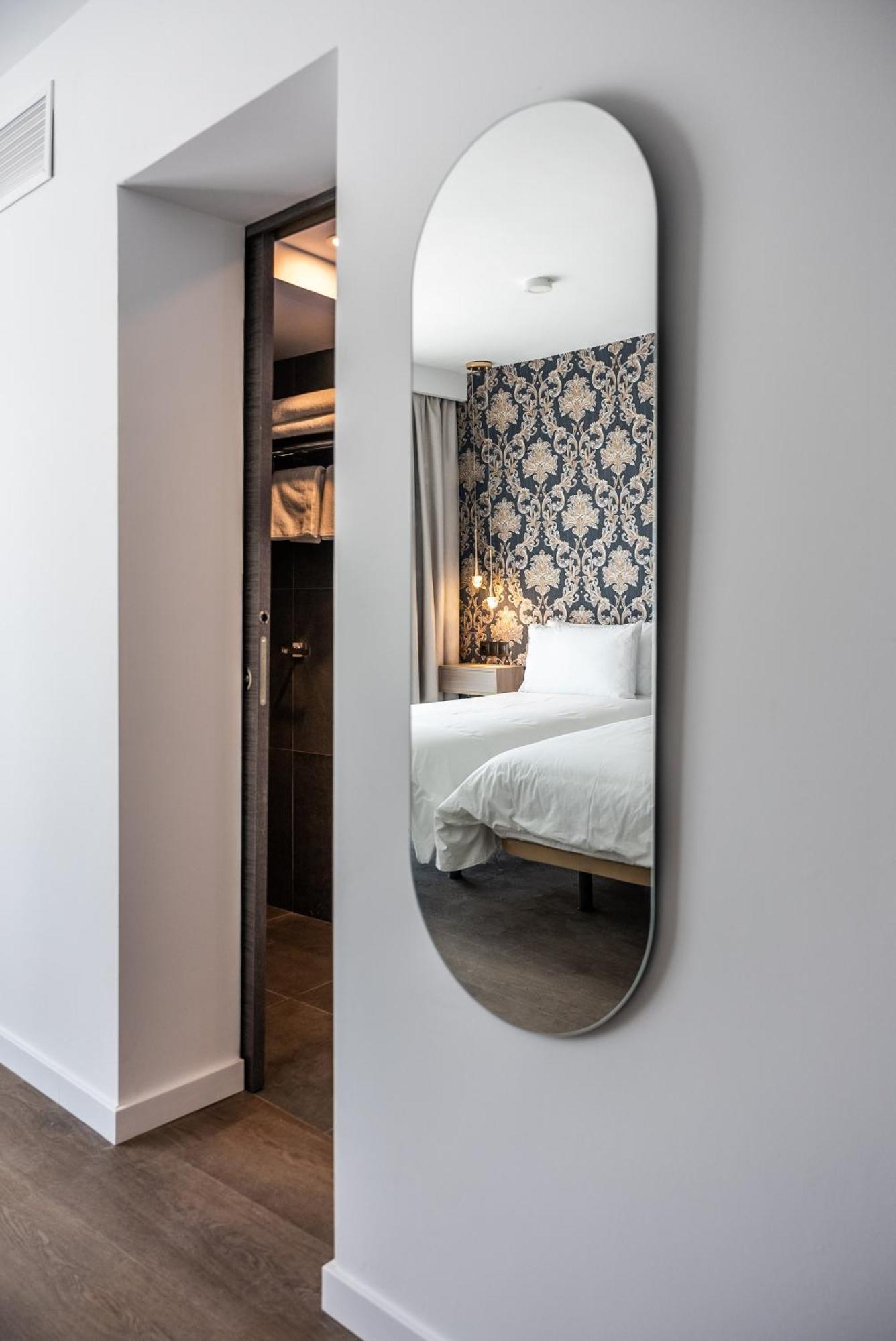 The Orange House Boutique Hotel And Upstairs Rooftop Bar Center Of La Cala De Mijas 100M From The Beach 외부 사진