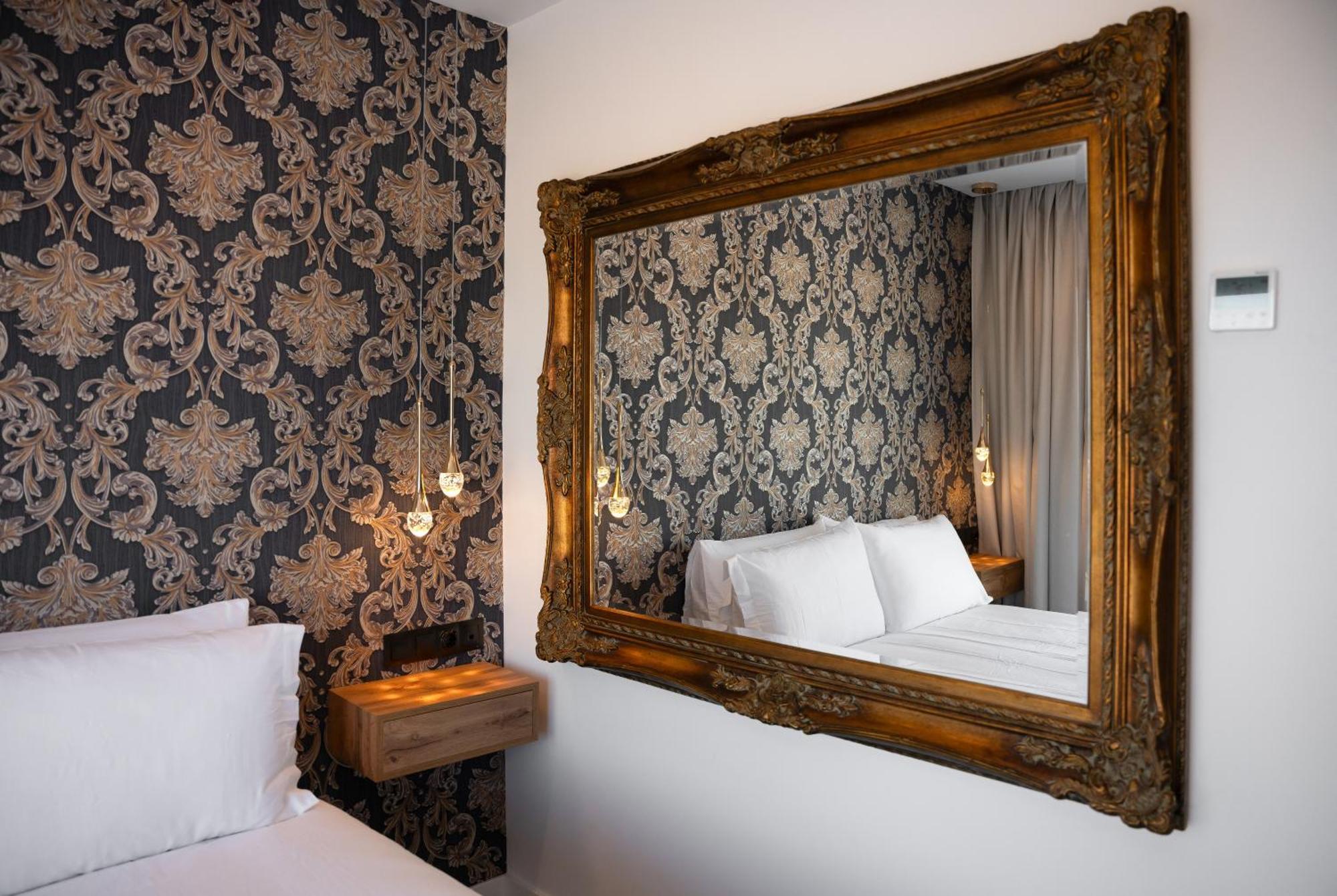 The Orange House Boutique Hotel And Upstairs Rooftop Bar Center Of La Cala De Mijas 100M From The Beach 외부 사진