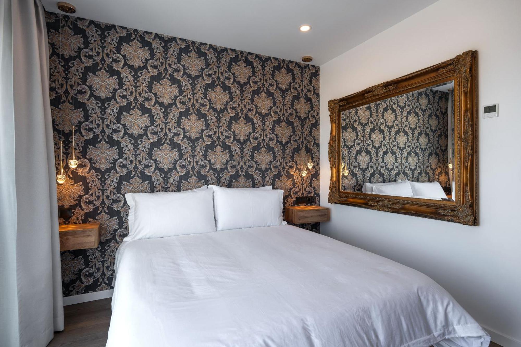 The Orange House Boutique Hotel And Upstairs Rooftop Bar Center Of La Cala De Mijas 100M From The Beach 외부 사진