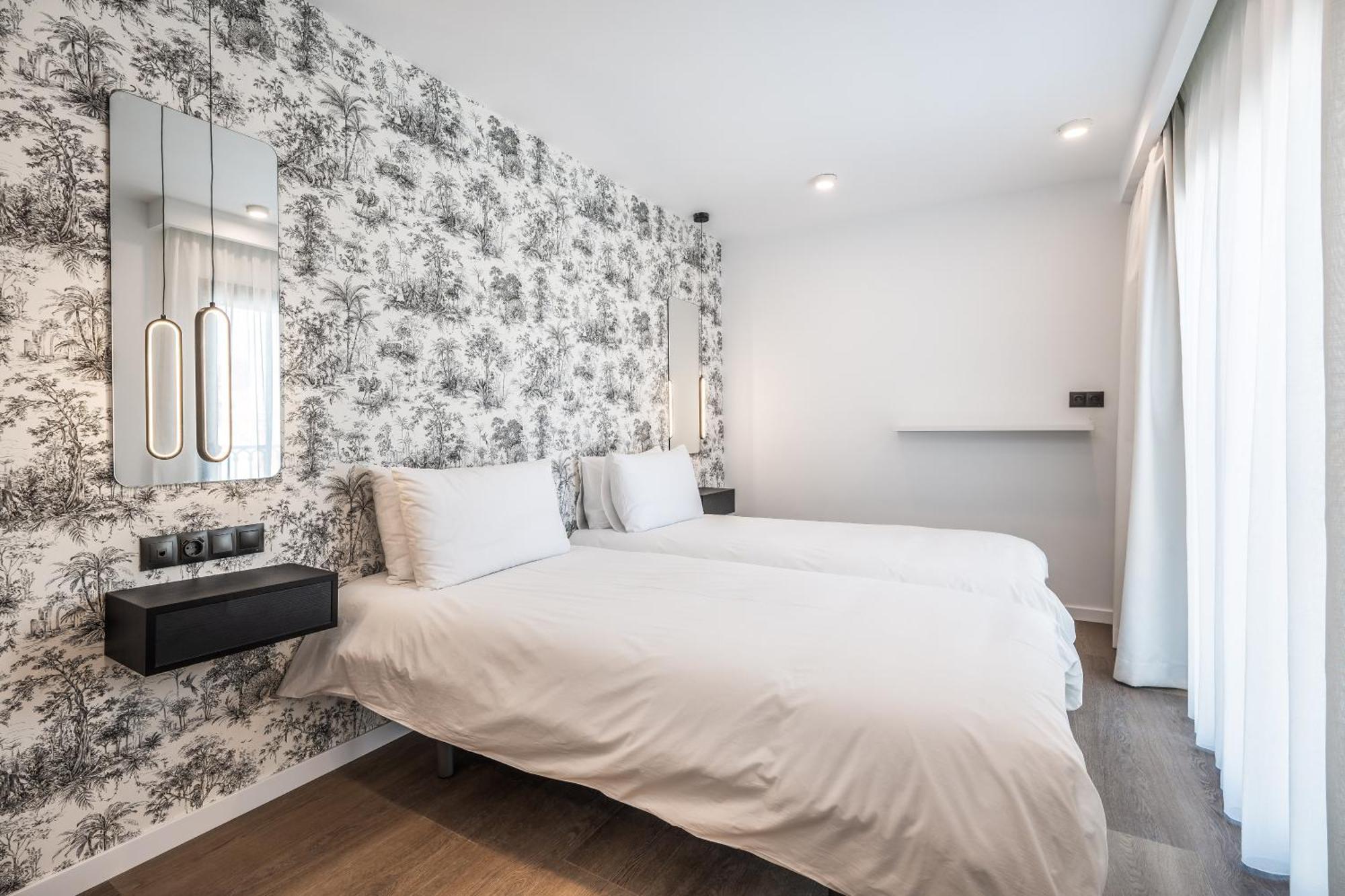The Orange House Boutique Hotel And Upstairs Rooftop Bar Center Of La Cala De Mijas 100M From The Beach 외부 사진