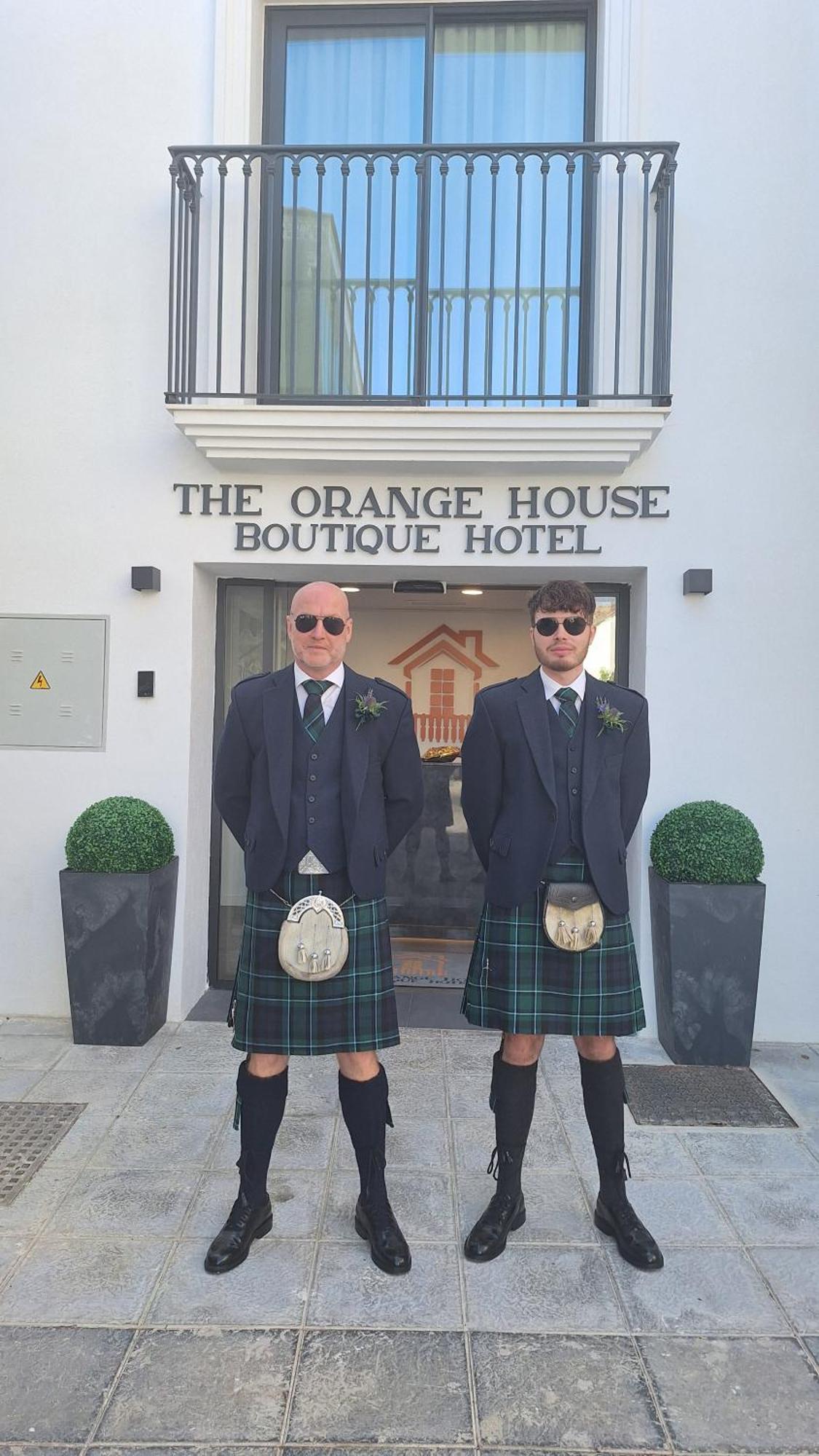 The Orange House Boutique Hotel And Upstairs Rooftop Bar Center Of La Cala De Mijas 100M From The Beach 외부 사진